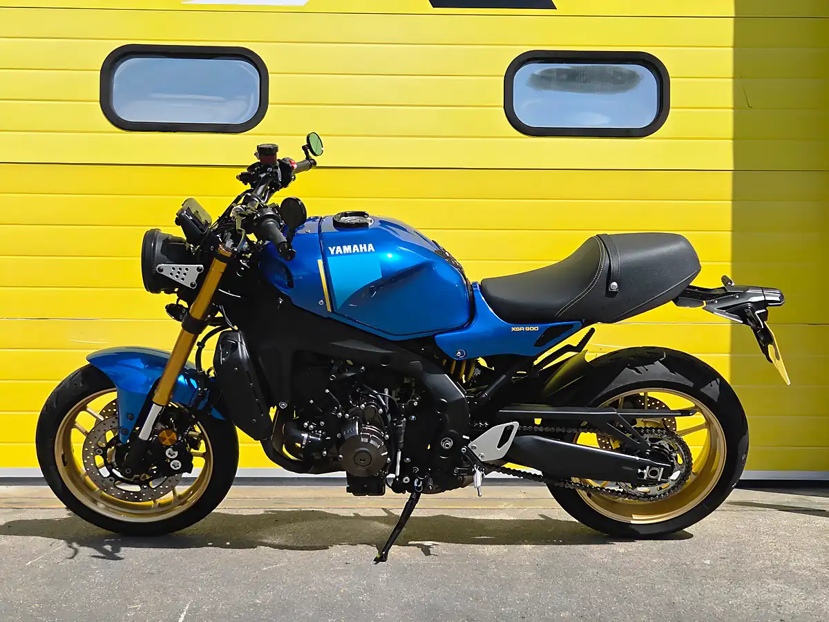 Used 2023 Yamaha XSR900 Blue - Interior and Exterior details 5