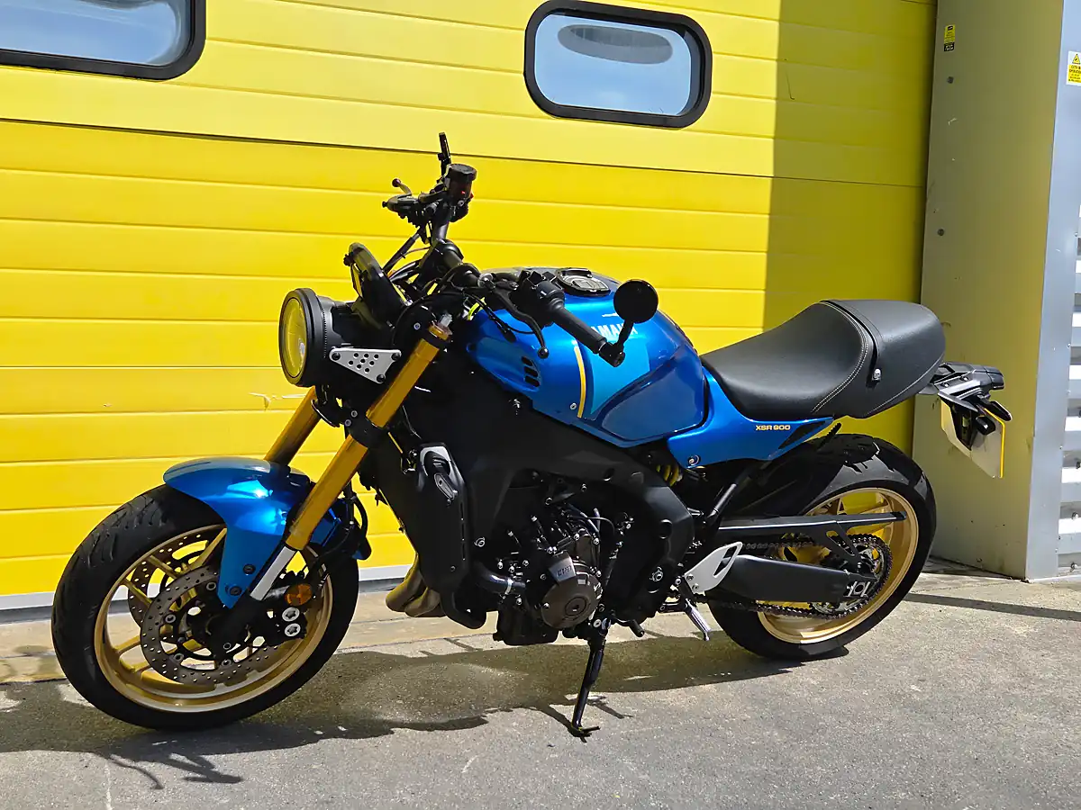 Used 2023 Yamaha XSR900 Blue - Interior and Exterior details 7