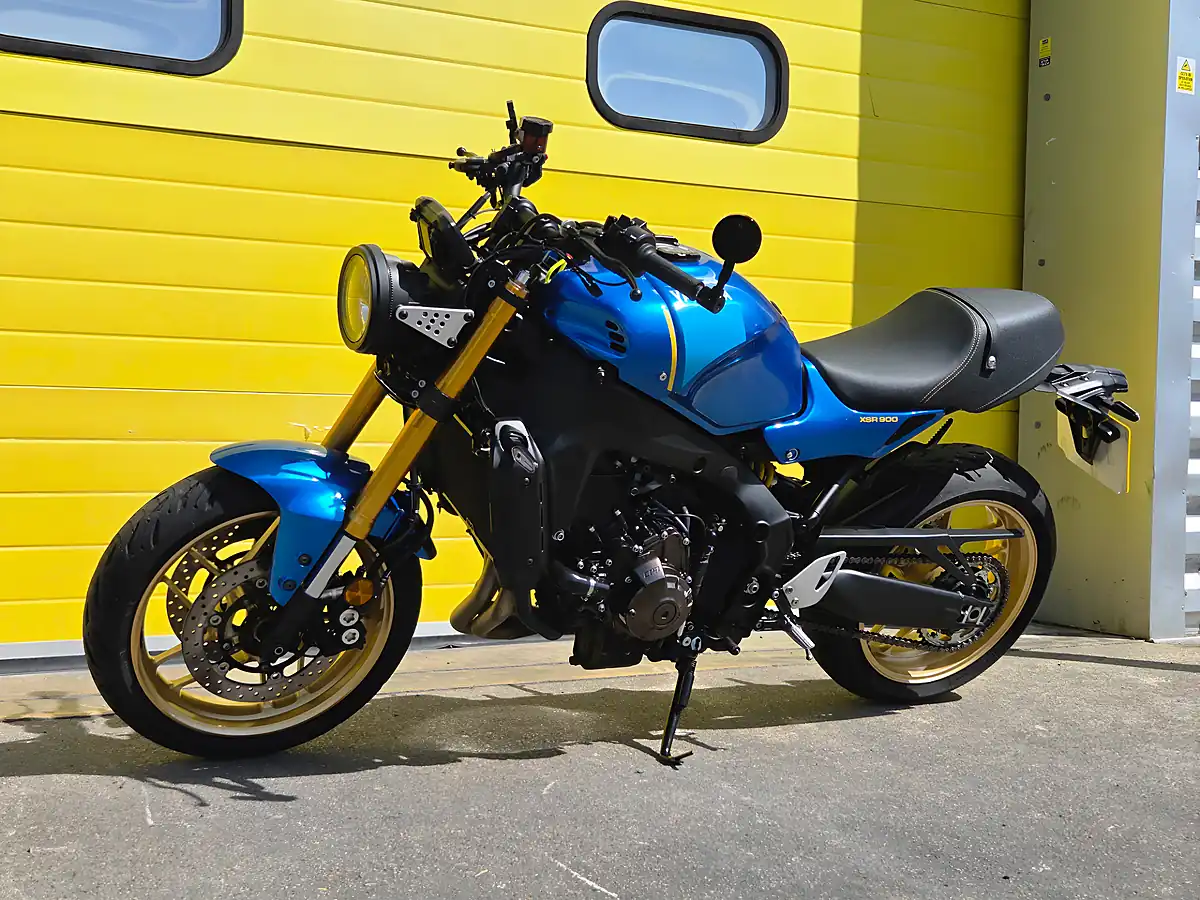 Used 2023 Yamaha XSR900 Blue - Interior and Exterior details 8