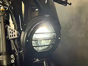 Used 2023 Yamaha XSR900 Sport Heritage Black - Interior and Exterior details 10