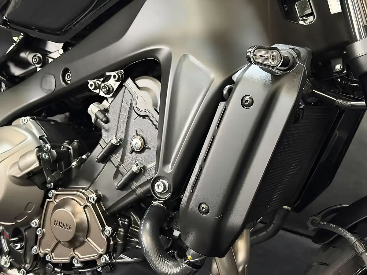 Used 2023 Yamaha XSR900 Sport Heritage Black - Interior and Exterior details 13