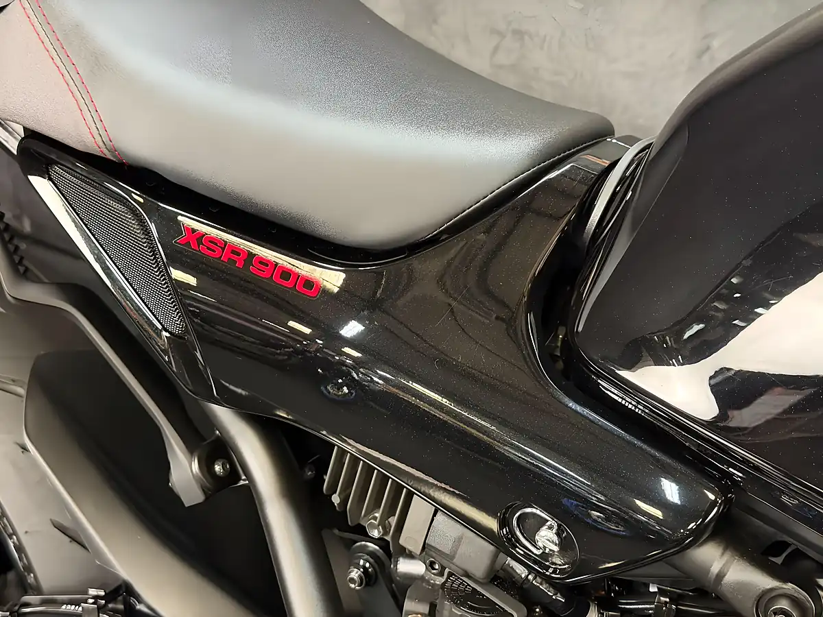 Used 2023 Yamaha XSR900 Sport Heritage Black - Interior and Exterior details 16