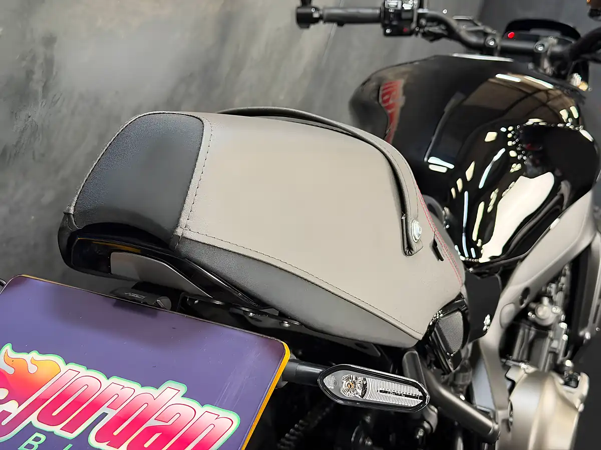 Used 2023 Yamaha XSR900 Sport Heritage Black - Interior and Exterior details 20