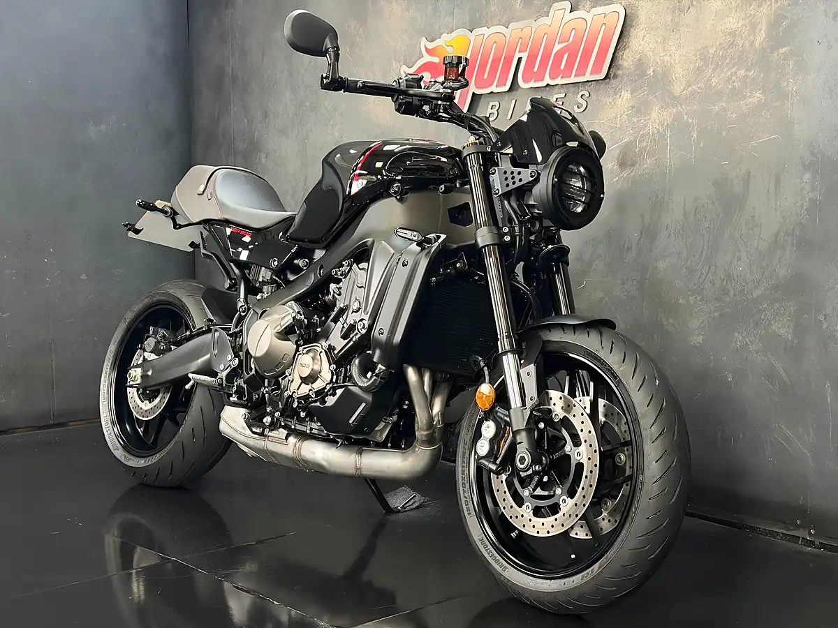 Used 2023 Yamaha XSR900 Sport Heritage Black - Interior and Exterior details 4