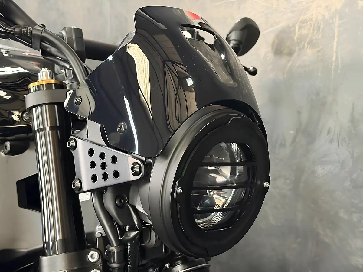 Used 2023 Yamaha XSR900 Sport Heritage Black - Interior and Exterior details 7