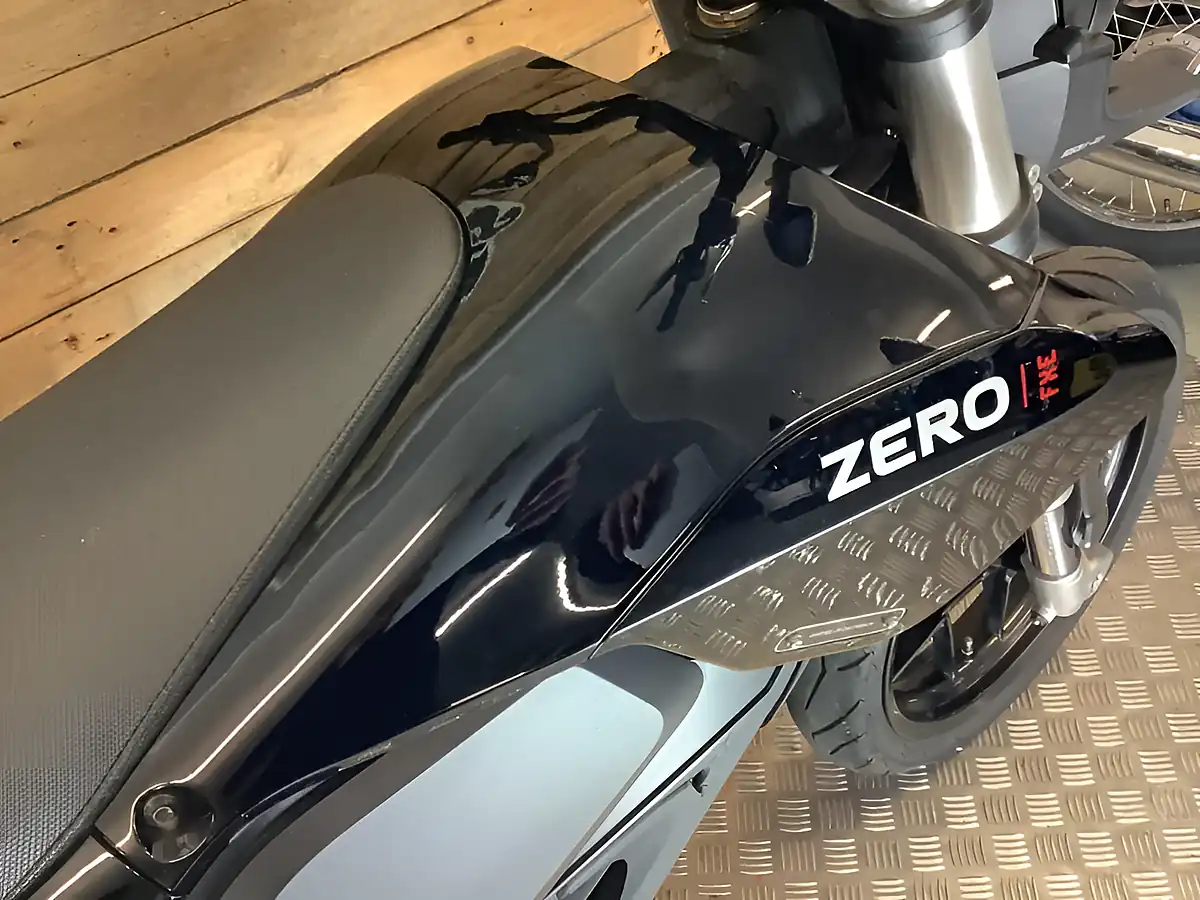 Used 2023 Zero Fxe Black - Interior and Exterior details 11