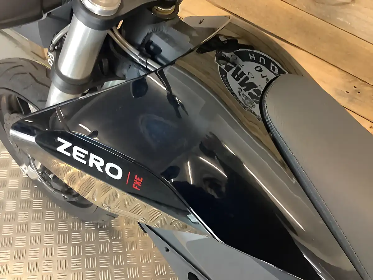 Used 2023 Zero Fxe Black - Interior and Exterior details 12