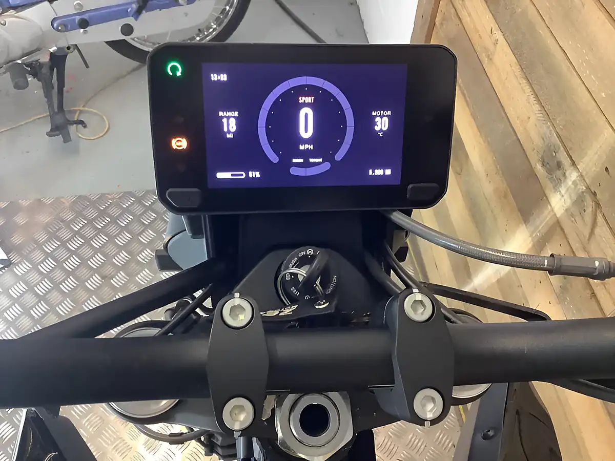 Used 2023 Zero Fxe Black - Interior and Exterior details 7