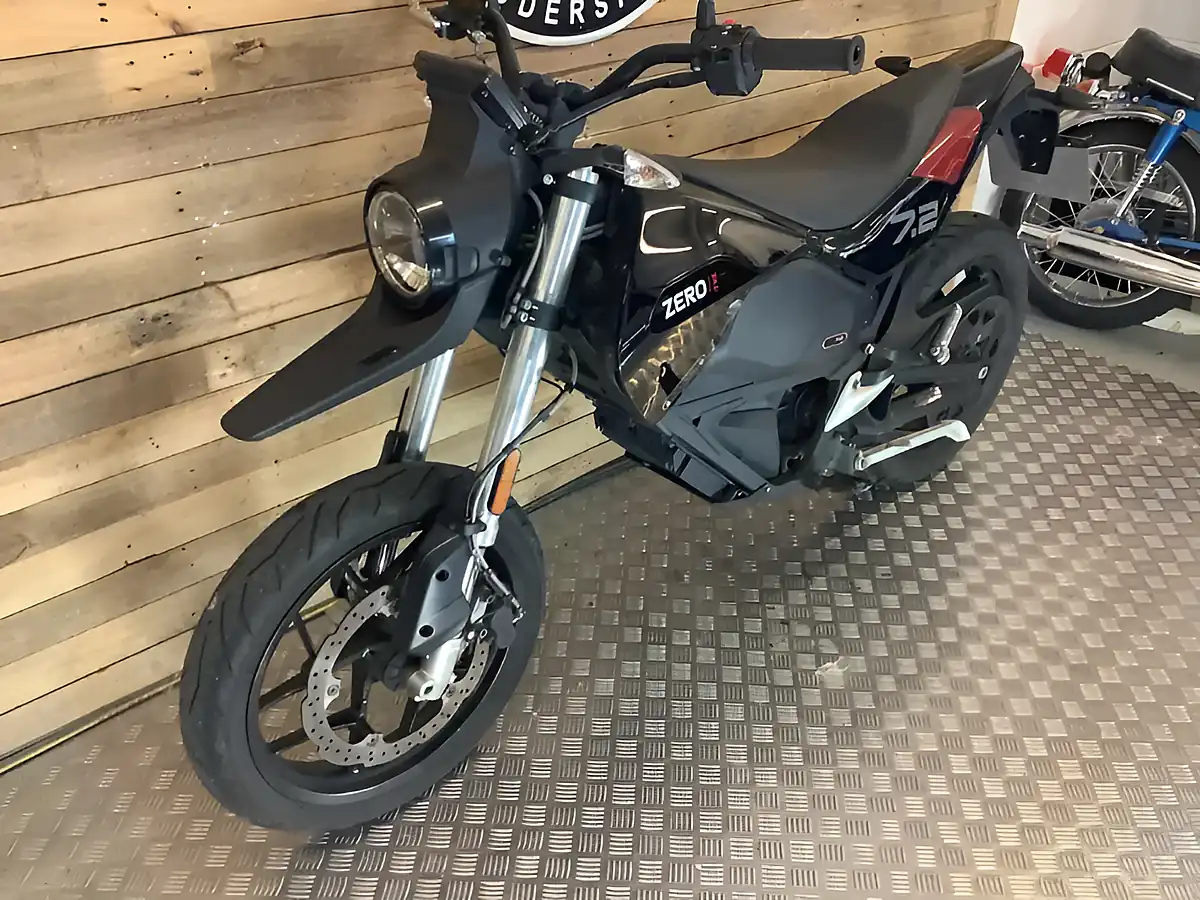Used 2023 Zero Fxe Black - Interior and Exterior details 8