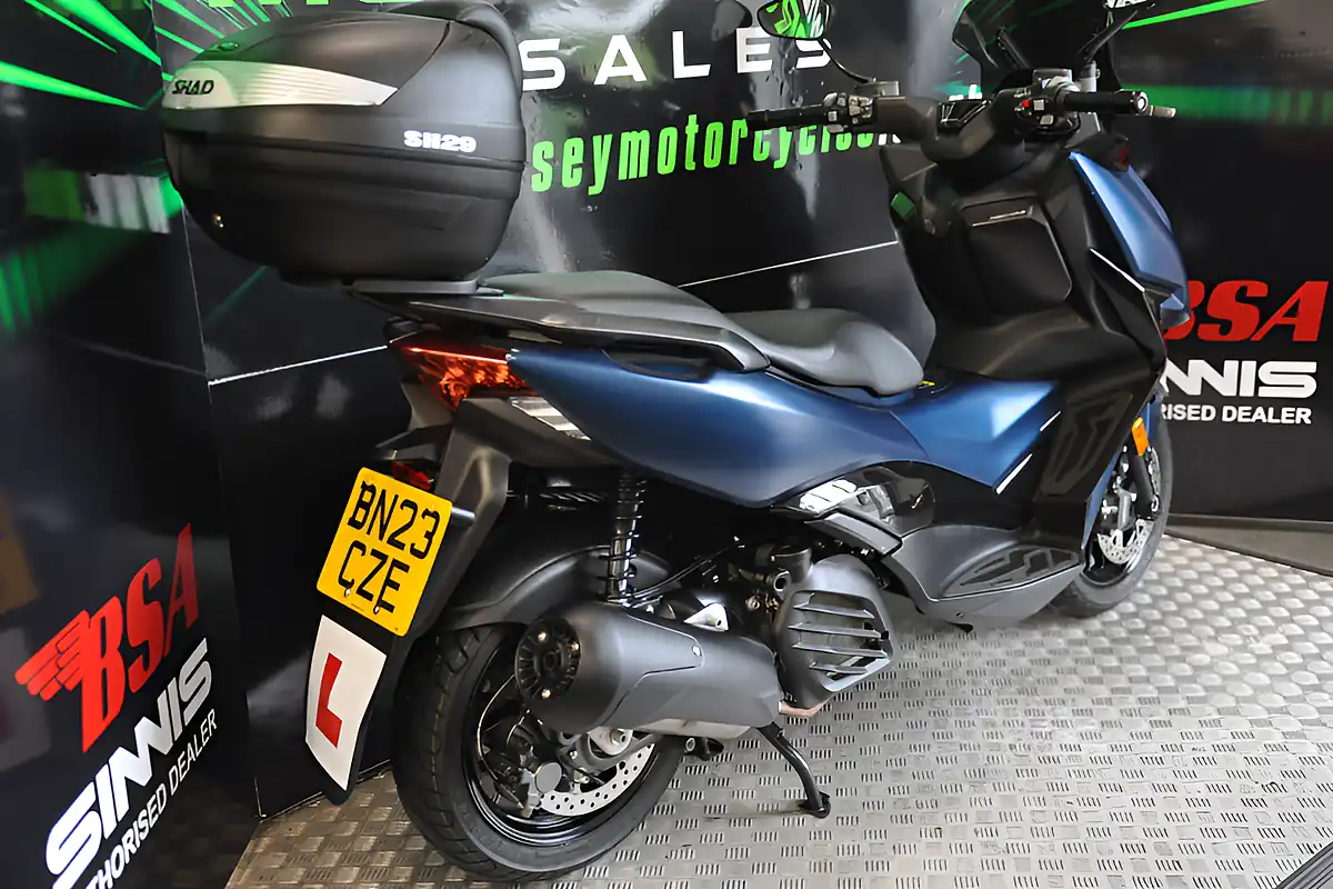 Used 2023 Zontes Zt 125-M Blue - Interior and Exterior details 13