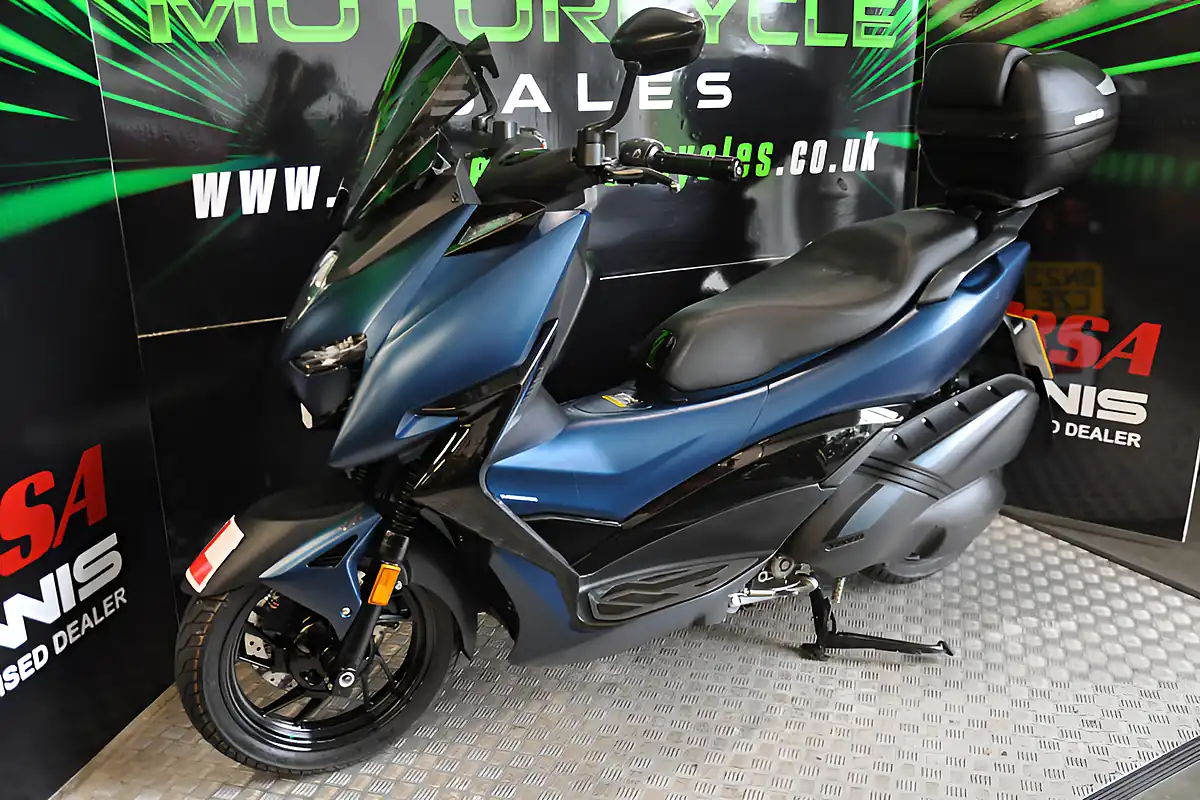 Used 2023 Zontes Zt 125-M Blue - Interior and Exterior details 3