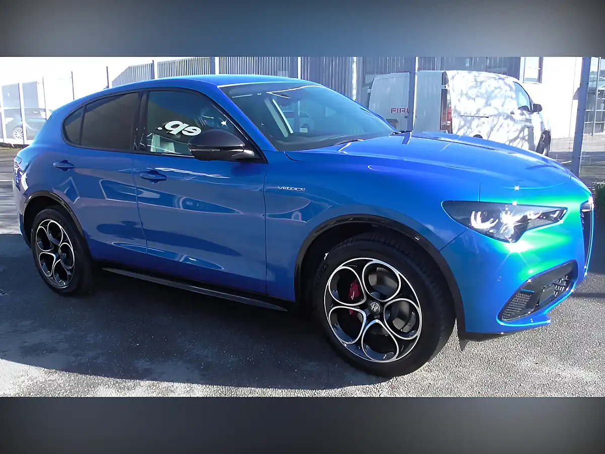 Used 2024 Alfa Romeo Stelvio Veloce Blue - Interior and Exterior details 3