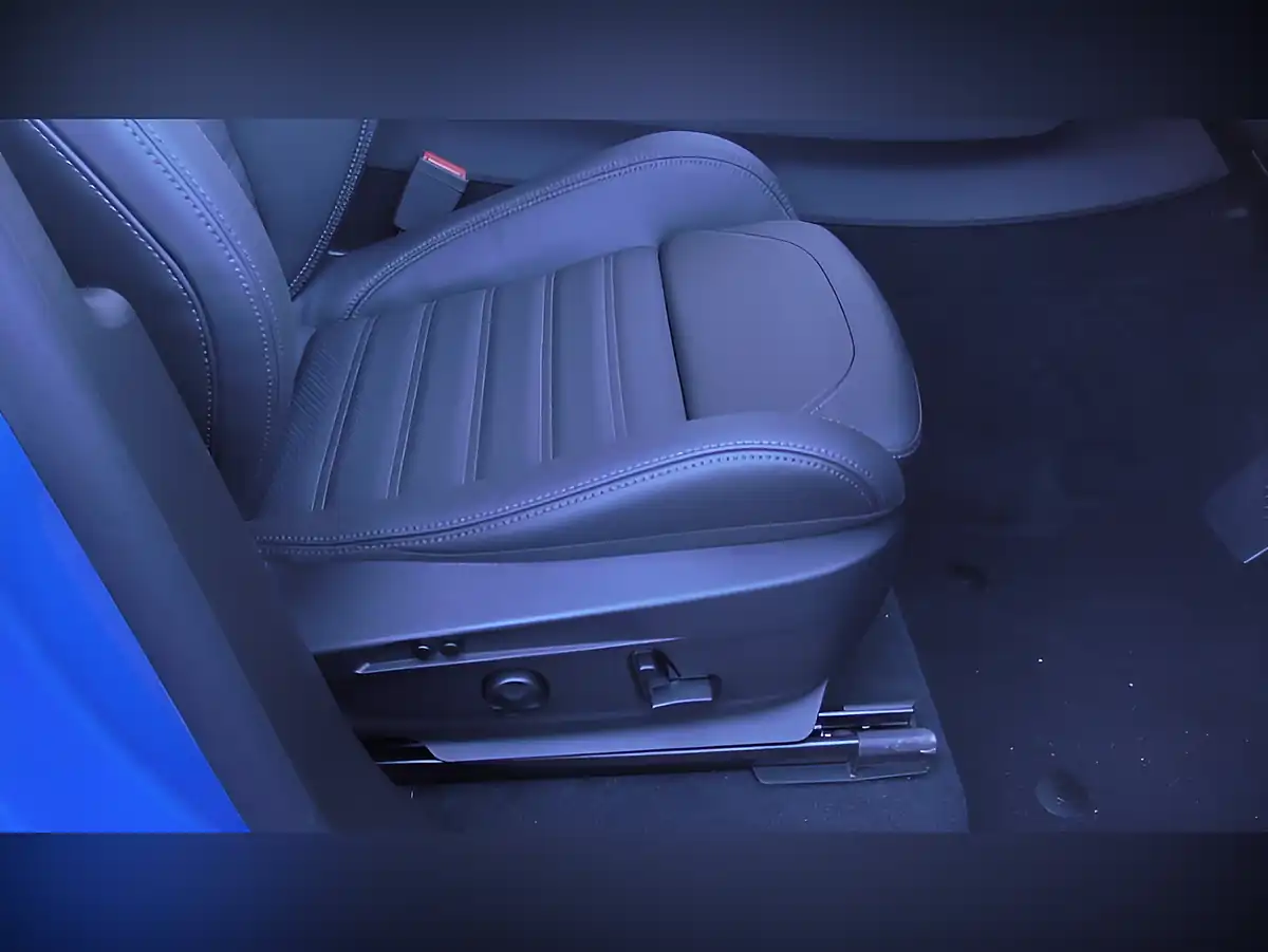 Used 2024 Alfa Romeo Stelvio Veloce Blue - Interior and Exterior details 8