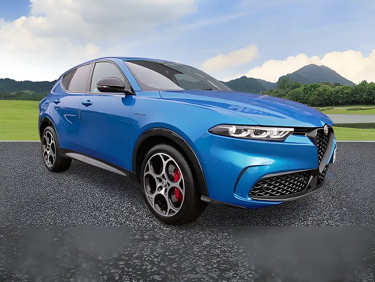 Used 2024 Alfa Romeo Tonale Veloce Blue - Front View