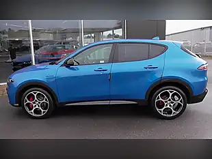 Used 2024 Alfa Romeo Tonale Veloce Blue - Interior and Exterior details 4