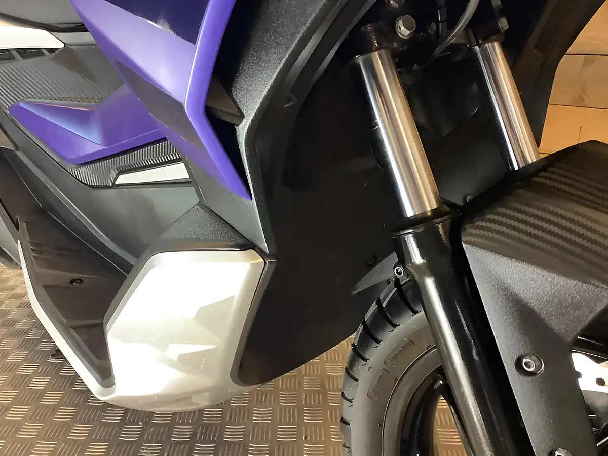 Used 2024 Aprilia Sr Blue - Interior and Exterior details 12