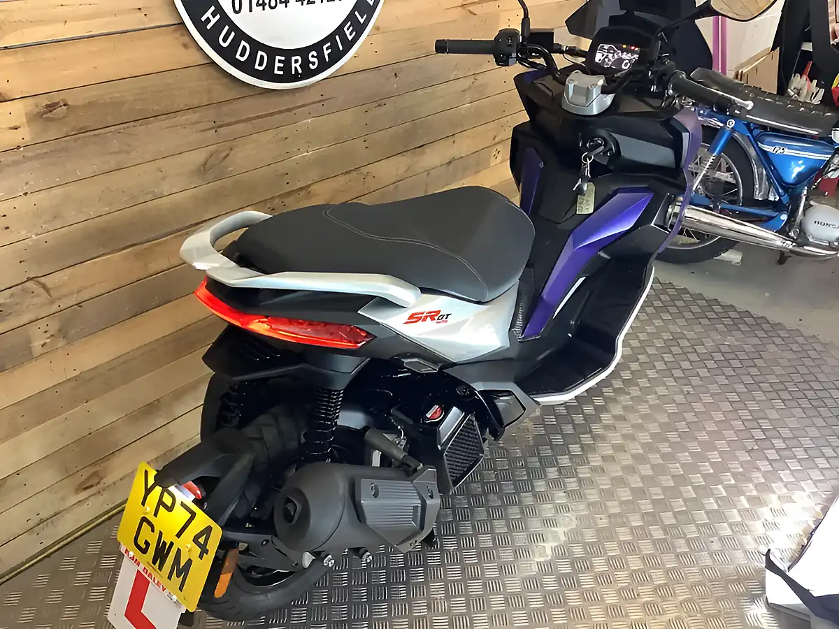 Used 2024 Aprilia Sr Blue - Interior and Exterior details 4