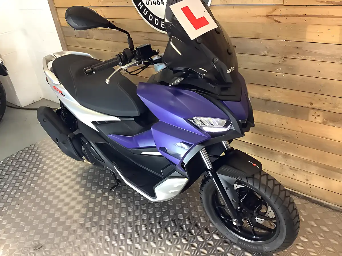 Used 2024 Aprilia Sr Blue - Interior and Exterior details 5