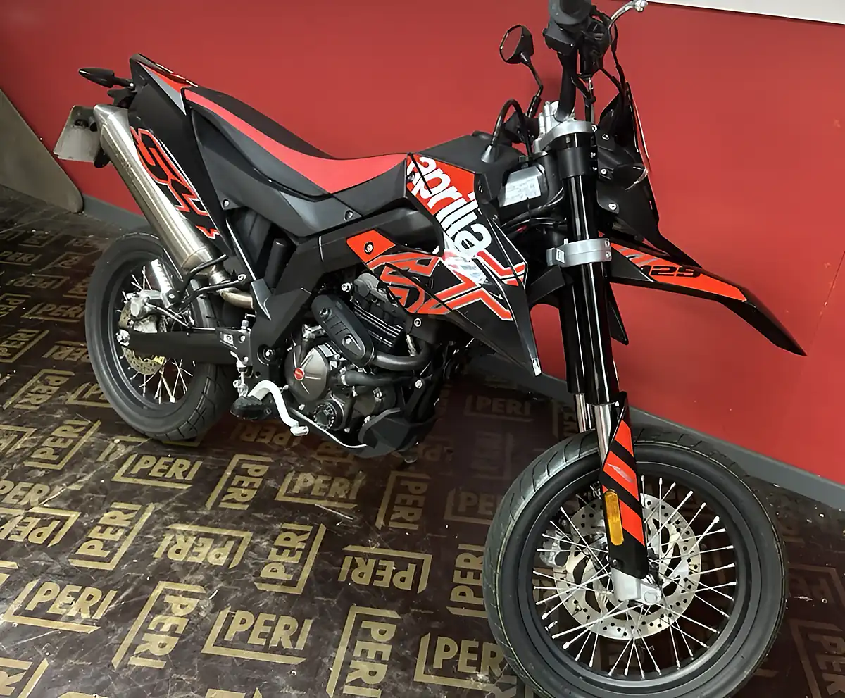 Used 2024 Aprilia Sx 125 Super Moto Black - Interior and Exterior details 7
