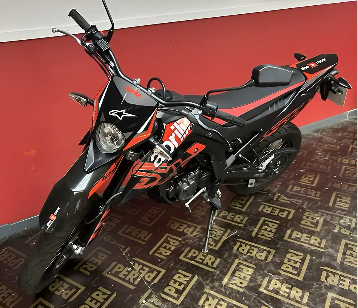 Used 2024 Aprilia Sx 125 Super Moto Black - Interior and Exterior details 8