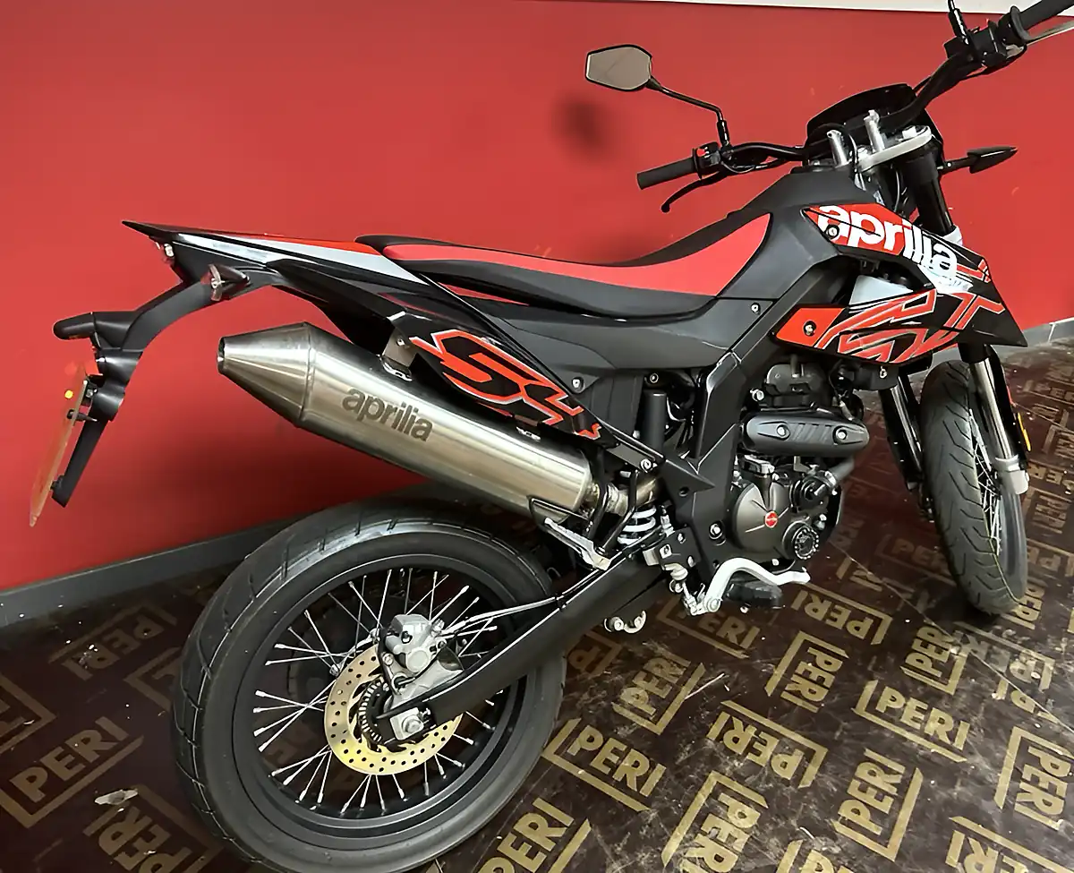 Used 2024 Aprilia Sx 125 Super Moto Black - Interior and Exterior details 9