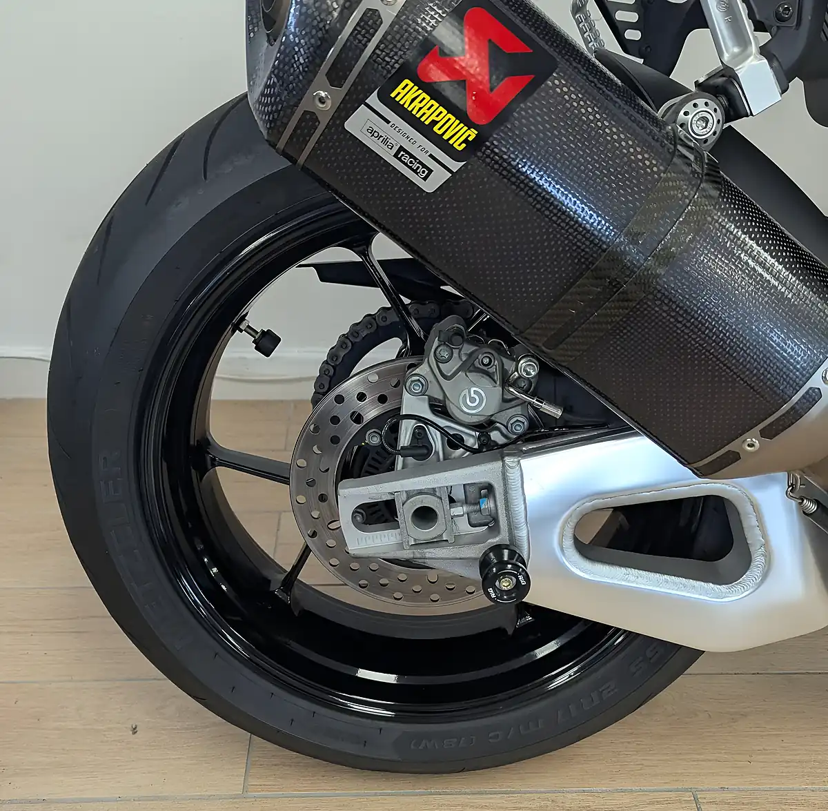 Used 2024 Aprilia Tuono 1100 V4 Factory Multicolour - Interior and Exterior details 11