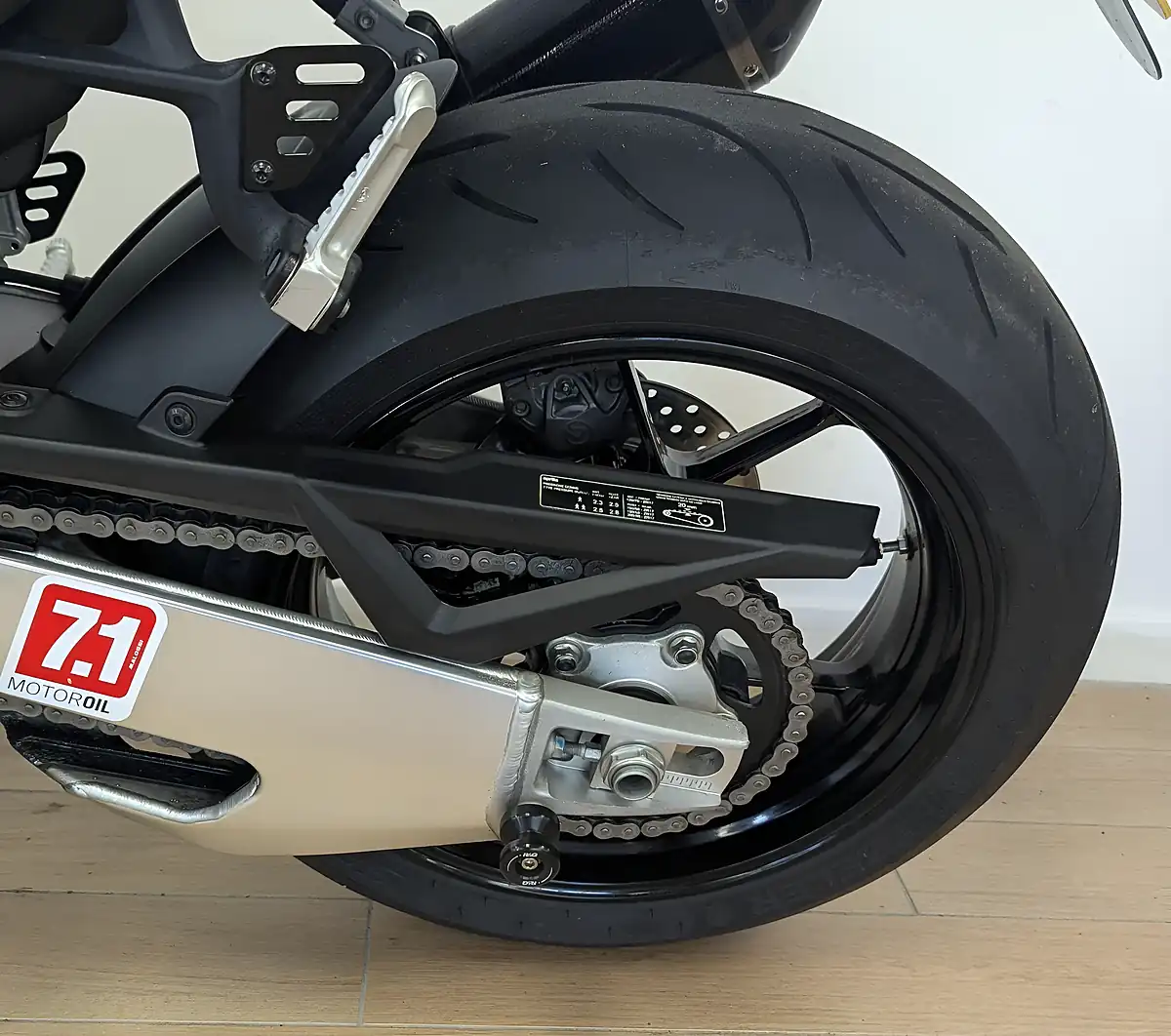 Used 2024 Aprilia Tuono 1100 V4 Factory Multicolour - Interior and Exterior details 12