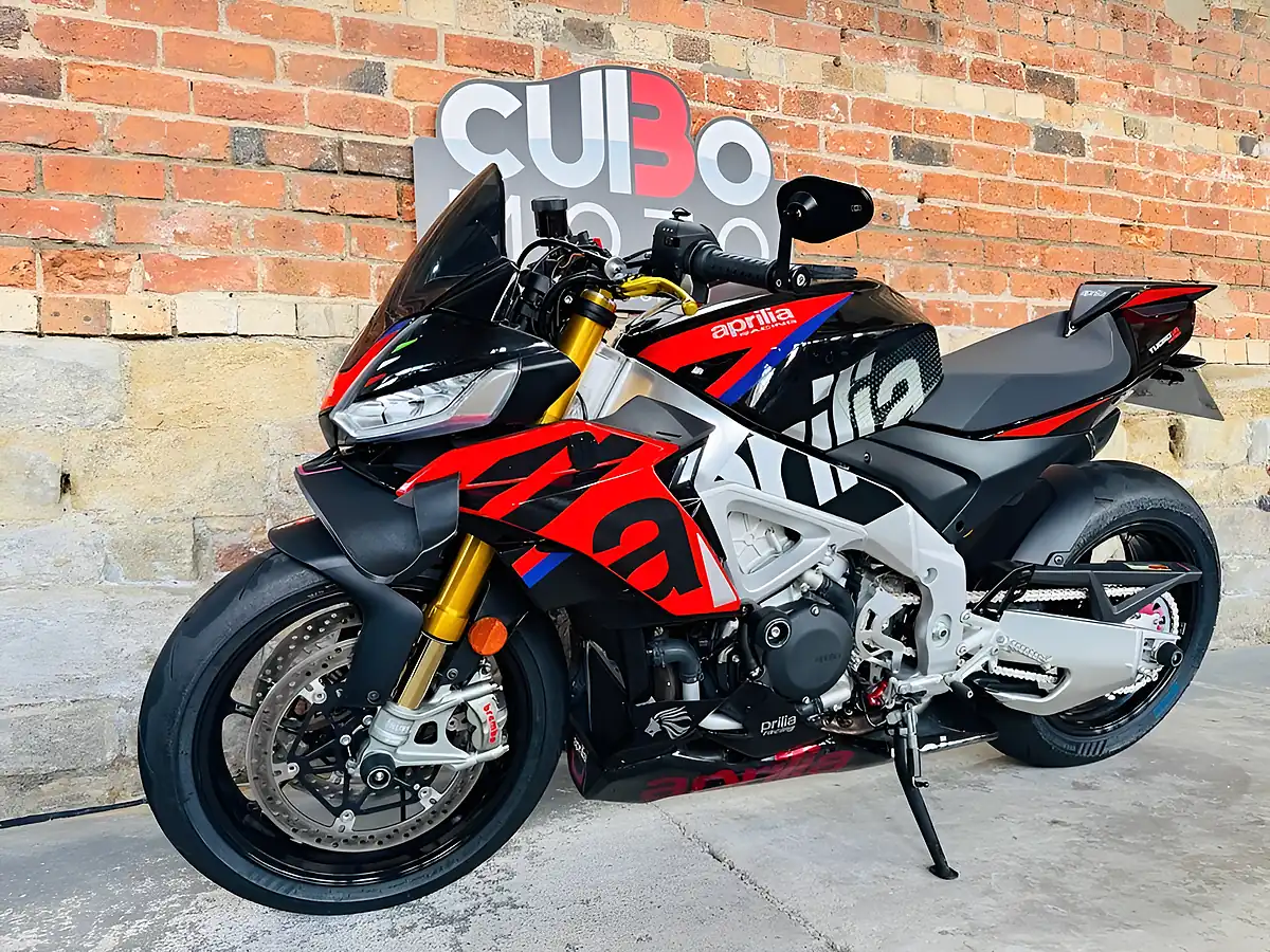 Used 2024 Aprilia Tuono 1100 V4 Factory Time Attack Multicolour - Interior and Exterior details 12