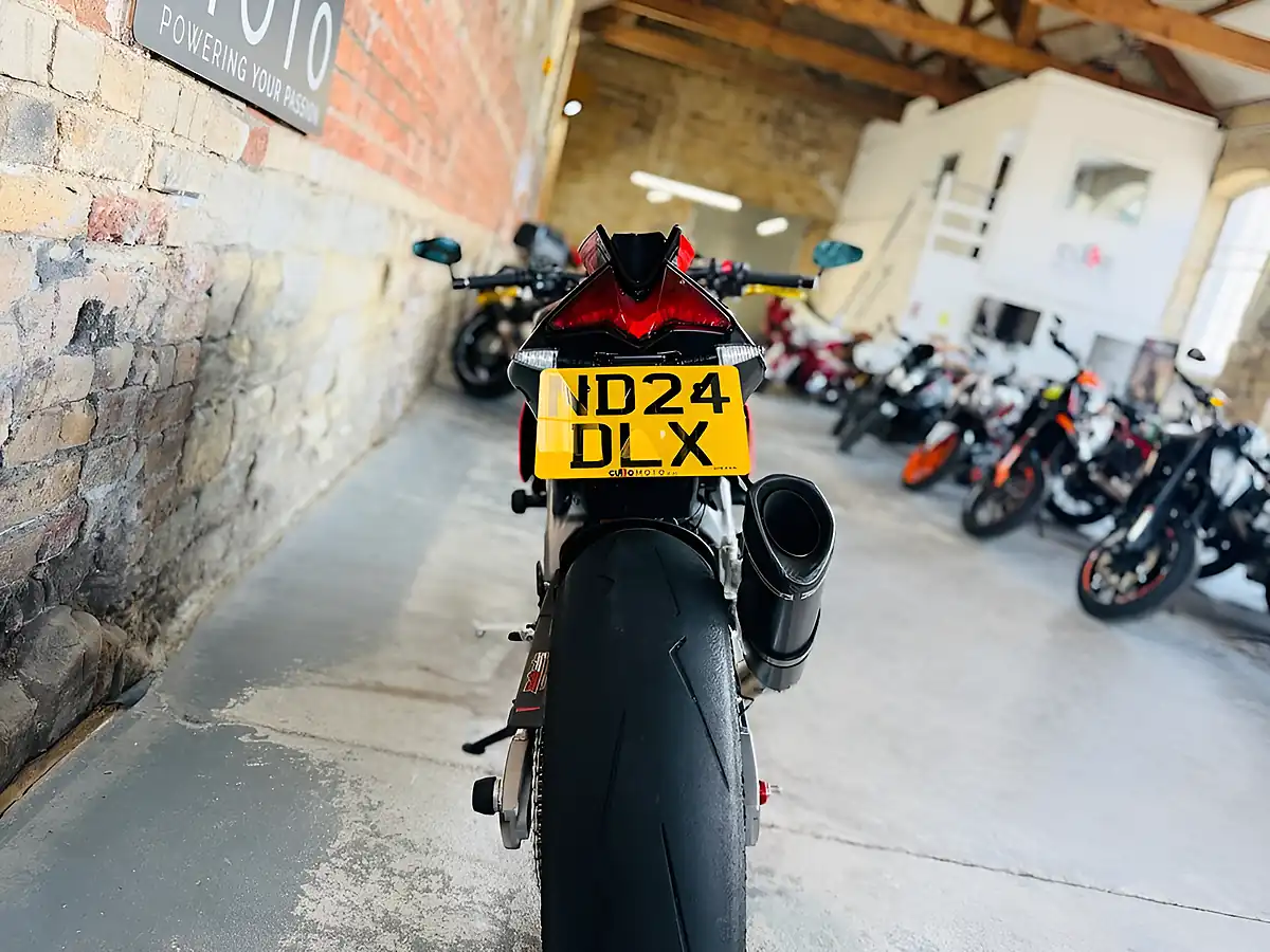 Used 2024 Aprilia Tuono 1100 V4 Factory Time Attack Multicolour - Interior and Exterior details 18