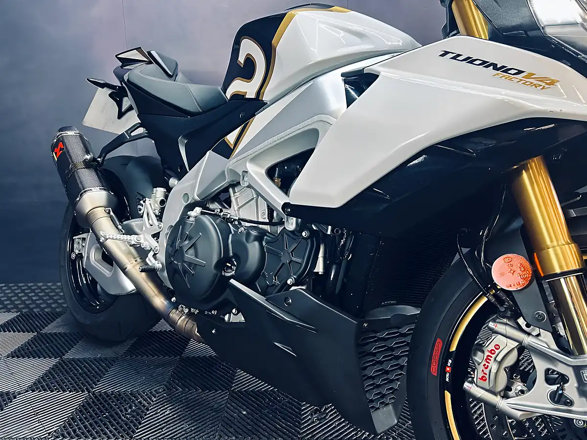 Used 2024 Aprilia Tuono V4 1100 Factory Ultra Gold - Interior and Exterior details 10