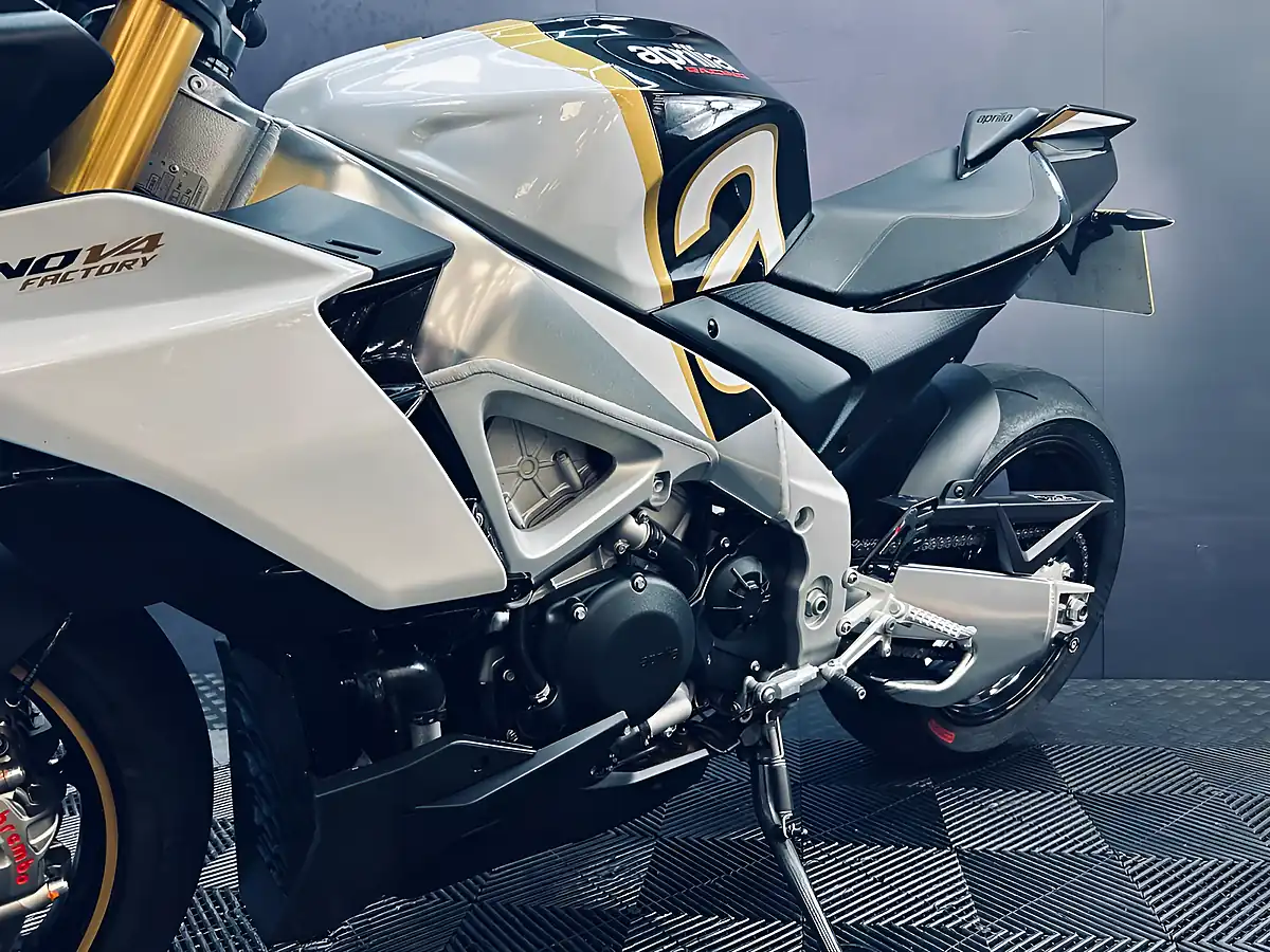 Used 2024 Aprilia Tuono V4 1100 Factory Ultra Gold - Interior and Exterior details 11
