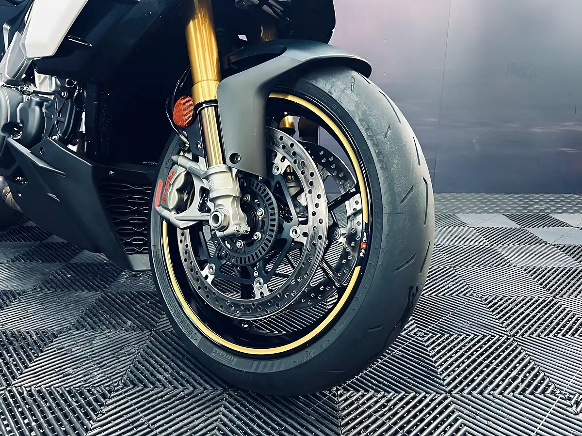 Used 2024 Aprilia Tuono V4 1100 Factory Ultra Gold - Interior and Exterior details 16