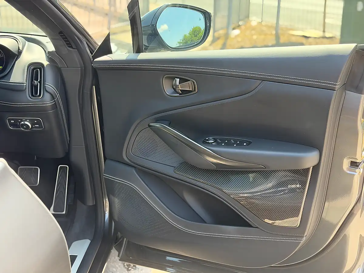 Used 2024 Aston Martin Dbx 707 Cumberland Grey - Interior and Exterior details 14
