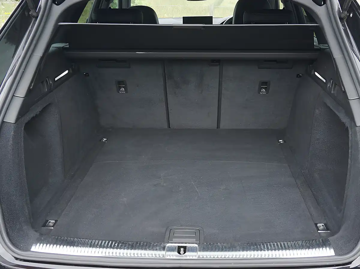 Used 2024 Audi A4 Avant Black Edition Black - Interior and Exterior details 19