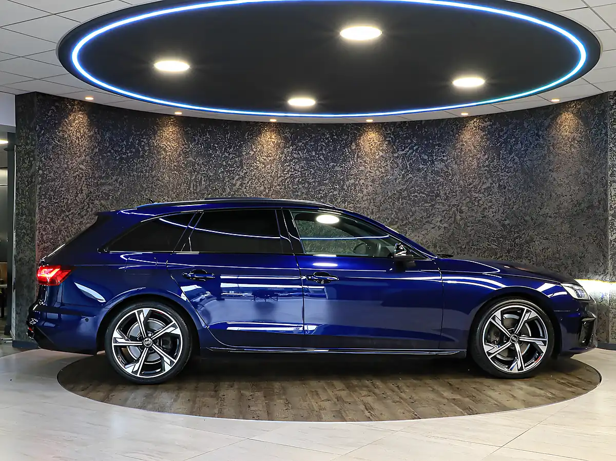 Used 2024 Audi A4 Avant Black Edition Blue - Interior and Exterior details 10