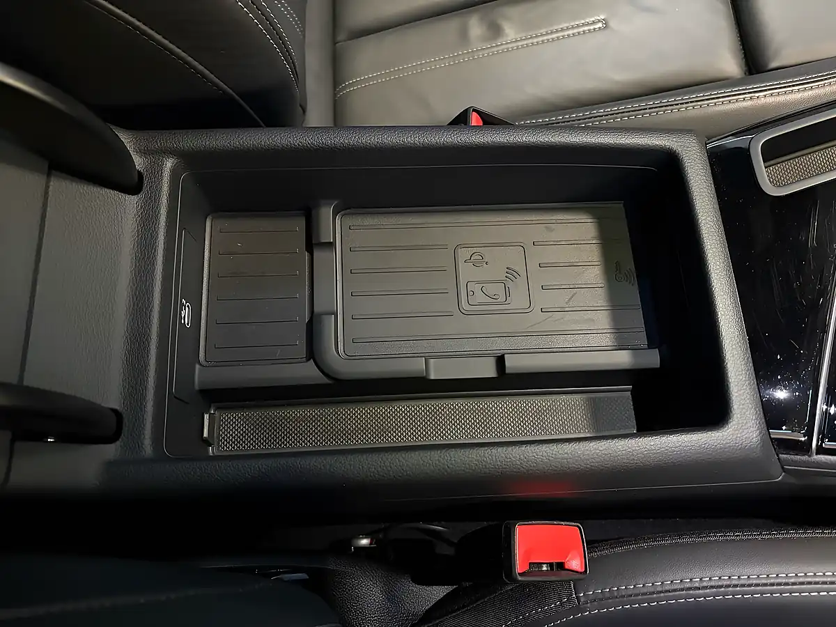 Used 2024 Audi A4 Avant Black Edition Blue - Interior and Exterior details 14