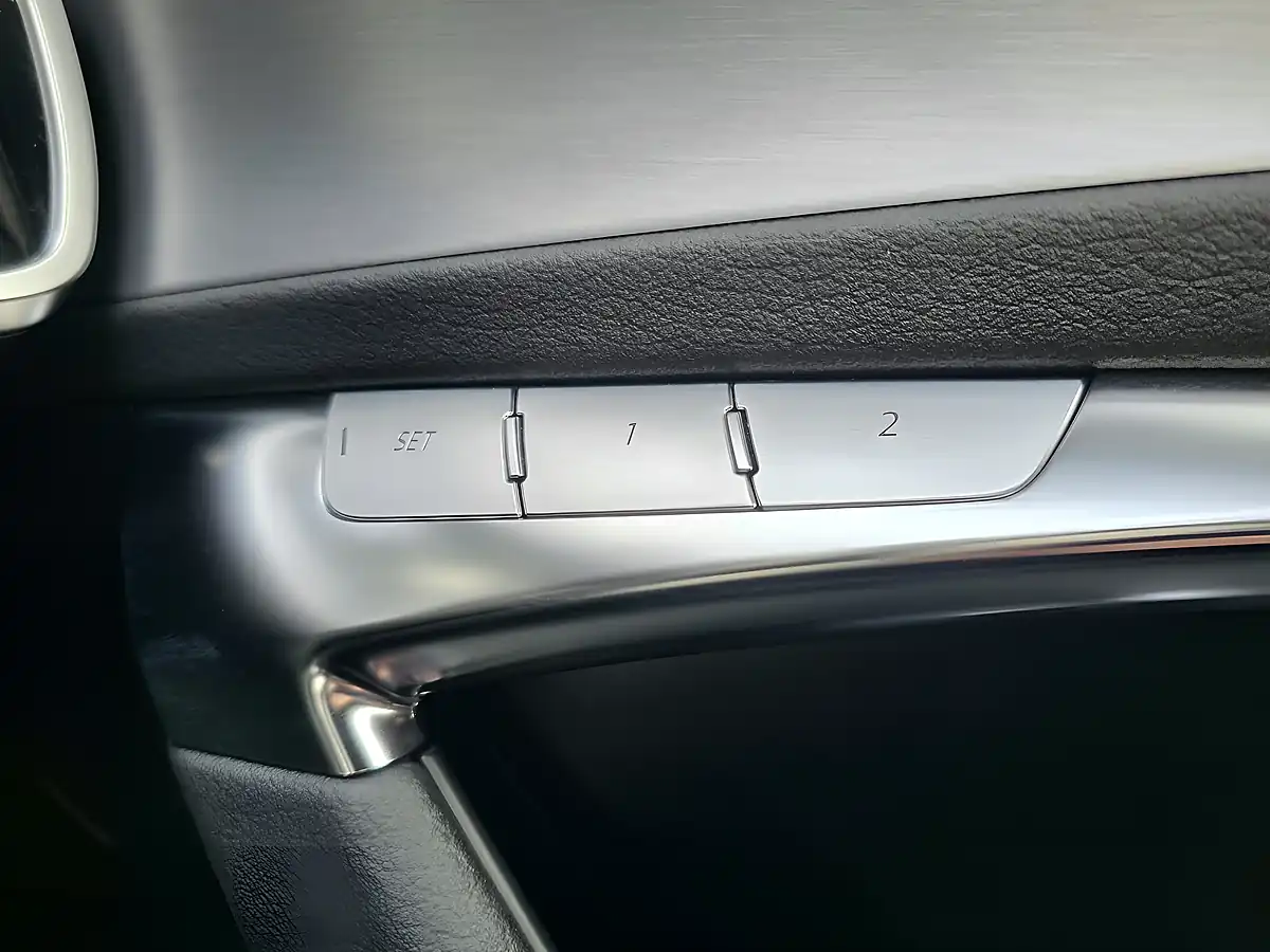 Used 2024 Audi A6 Avant S Line Black - Interior and Exterior details 17