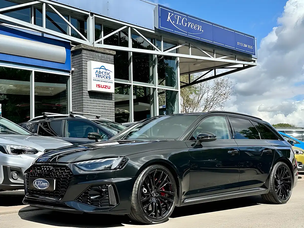 Used 2024 Audi RS4 Avant Carbon Black Black - Front View