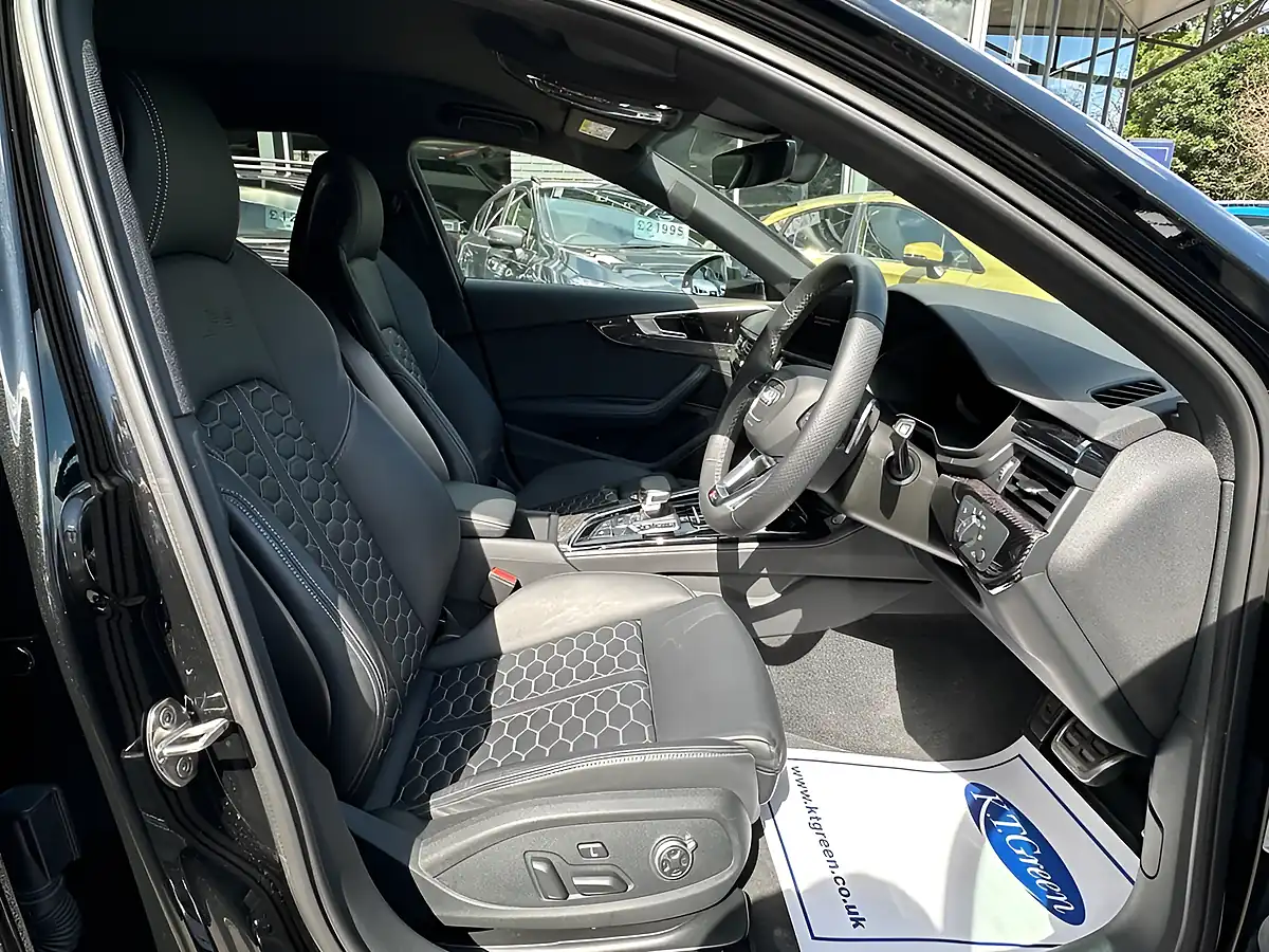 Used 2024 Audi RS4 Avant Carbon Black Black - Interior and Exterior details 7