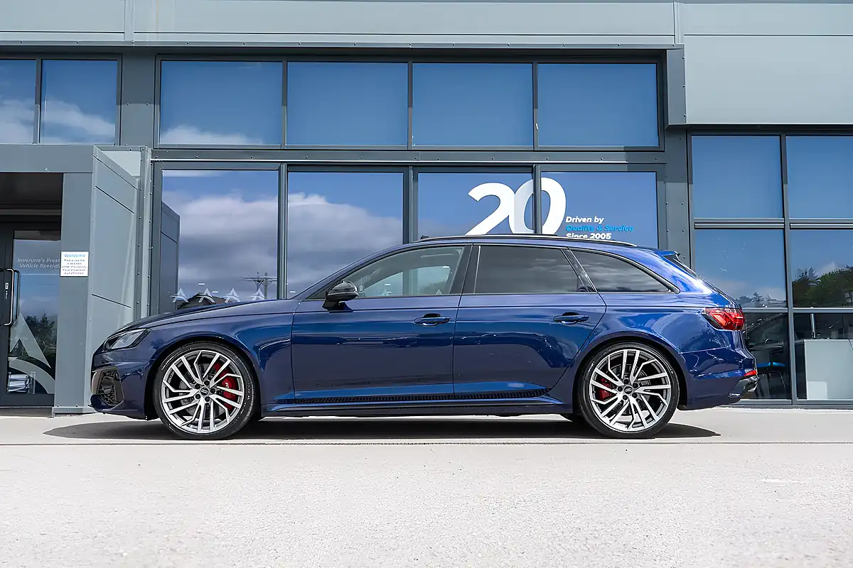 Used 2024 Audi RS4 Avant Vorsprung Navarra Blue - Interior and Exterior details 11
