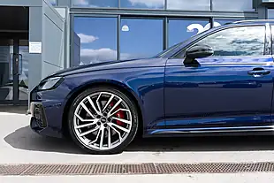 Used 2024 Audi RS4 Avant Vorsprung Navarra Blue - Interior and Exterior details 12