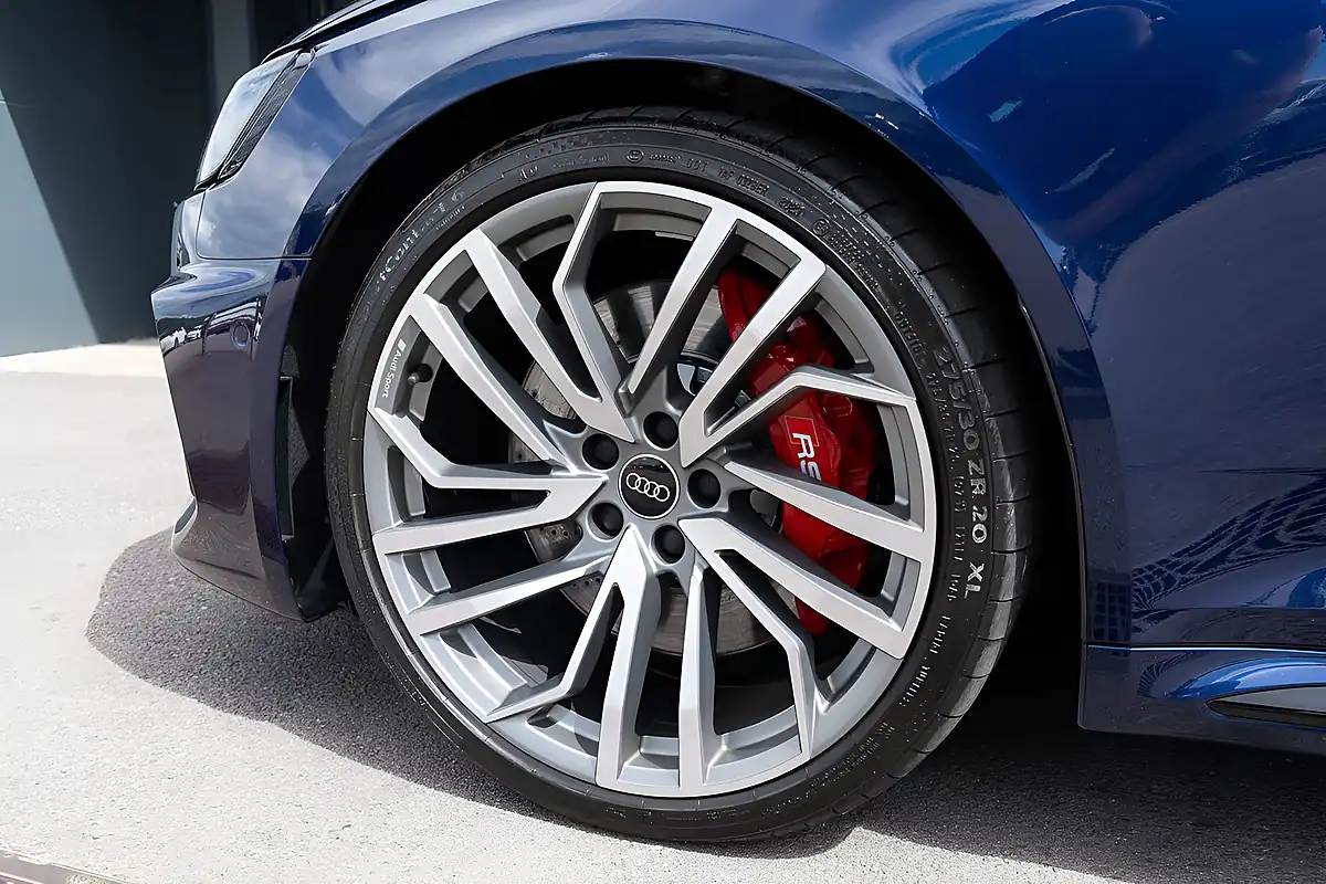 Used 2024 Audi RS4 Avant Vorsprung Navarra Blue - Interior and Exterior details 15