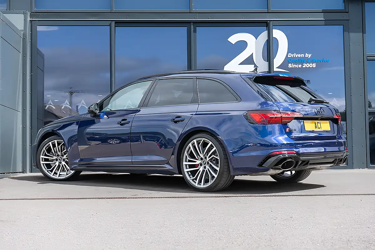 Used 2024 Audi RS4 Avant Vorsprung Navarra Blue - Interior and Exterior details 2