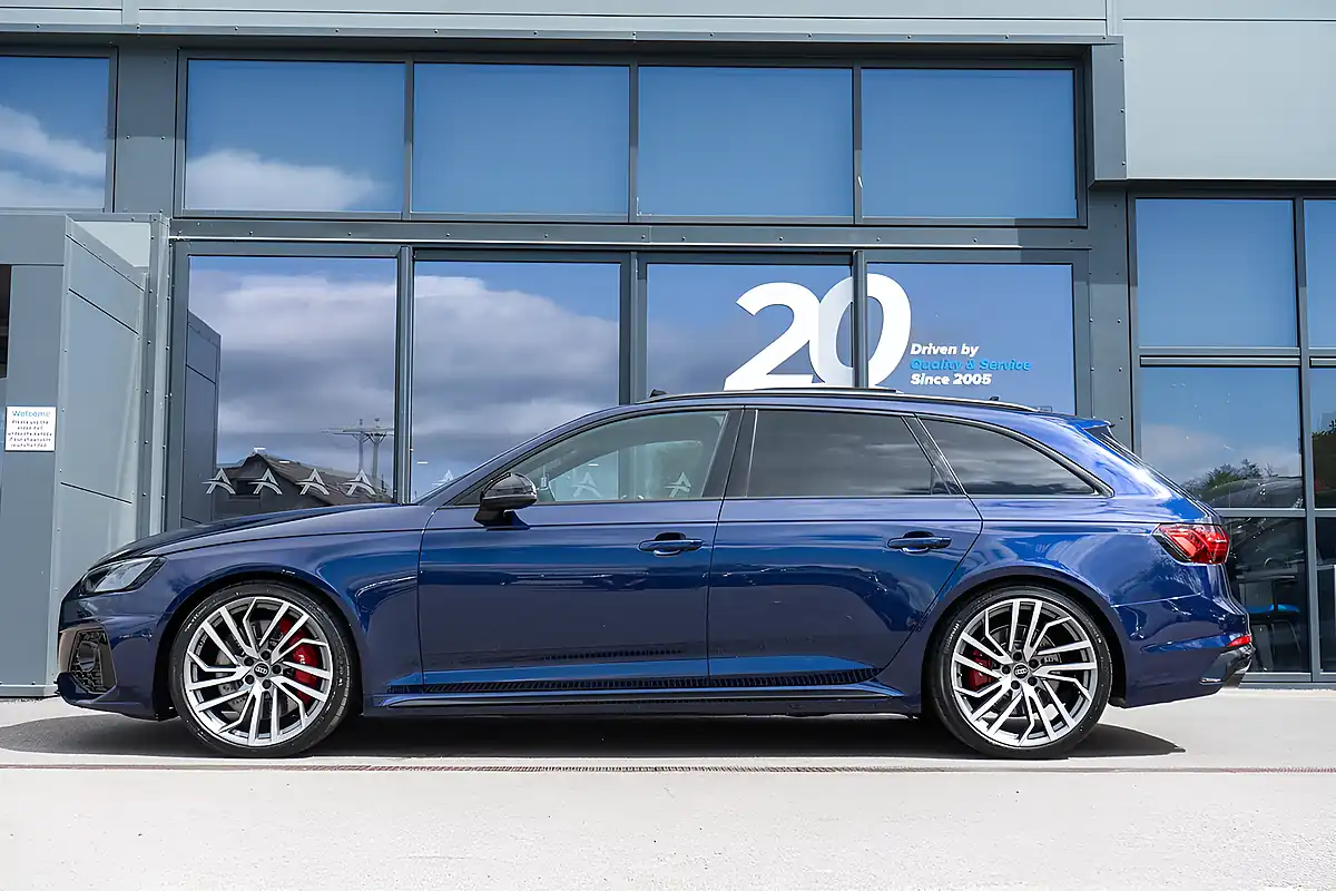 Used 2024 Audi RS4 Avant Vorsprung Navarra Blue - Interior and Exterior details 3