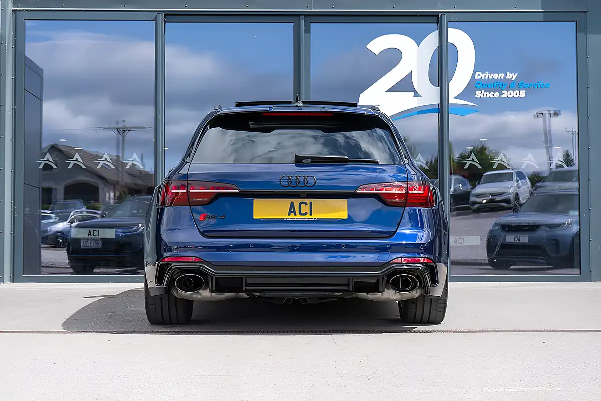 Used 2024 Audi RS4 Avant Vorsprung Navarra Blue - Interior and Exterior details 9