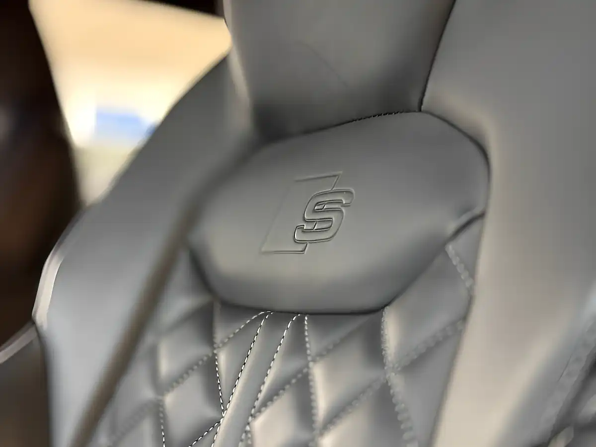 Used 2024 Audi SQ7 Black Edition Grey - Interior and Exterior details 19