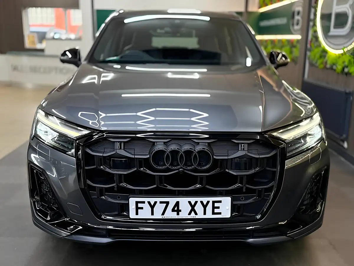 Used 2024 Audi SQ7 Black Edition Grey - Interior and Exterior details 5