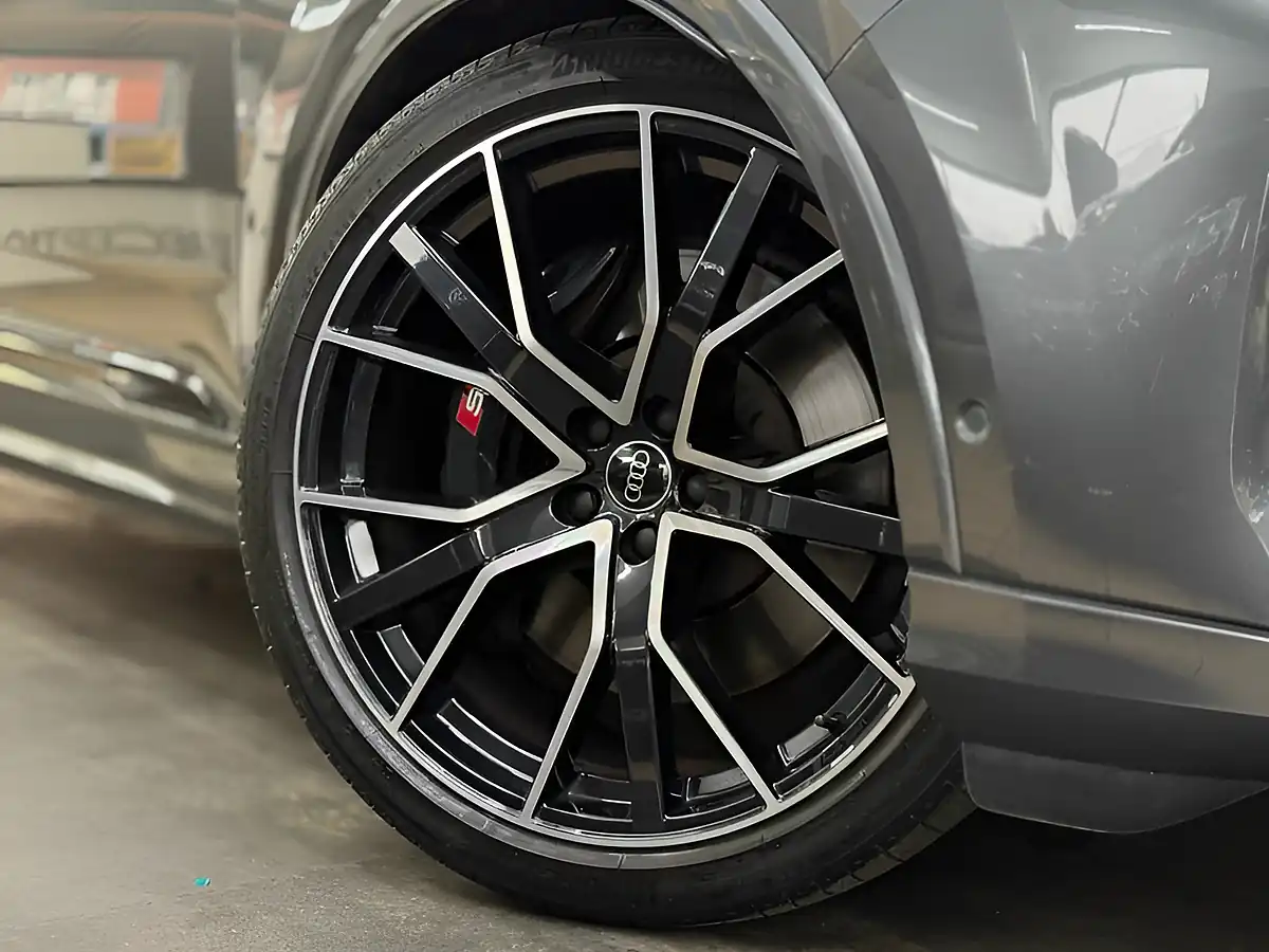 Used 2024 Audi SQ7 Black Edition Grey - Interior and Exterior details 8