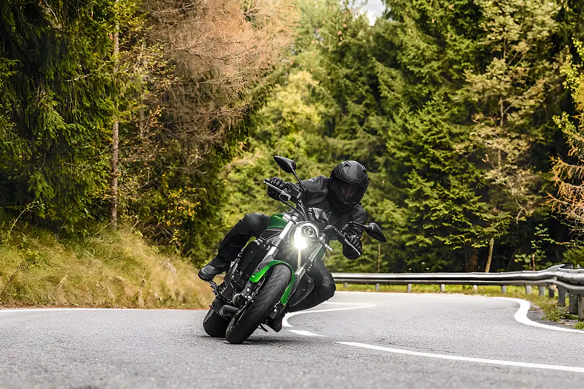 Used 2024 Benelli 752 S Green - Interior and Exterior details 2