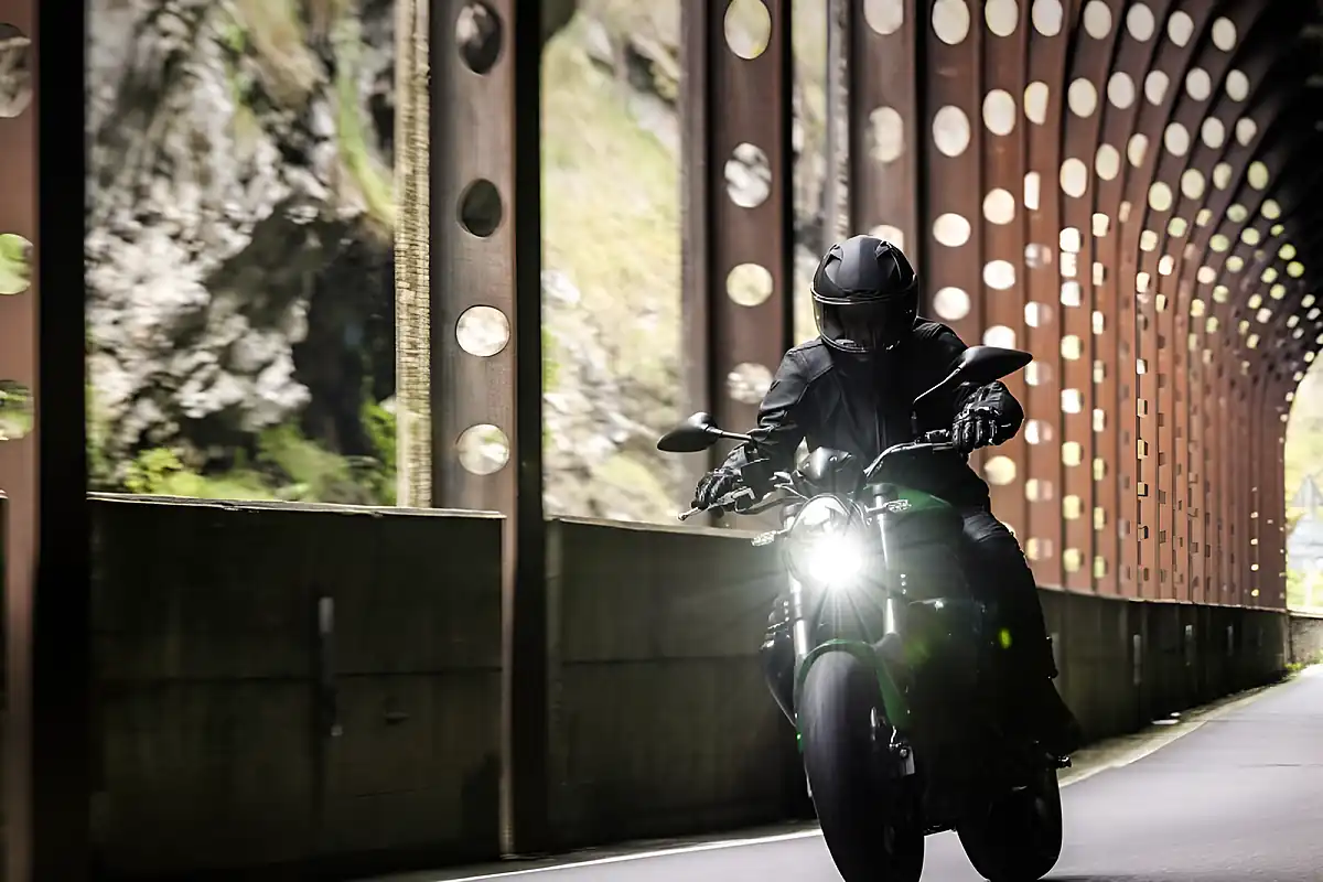 Used 2024 Benelli 752 S Green - Interior and Exterior details 4
